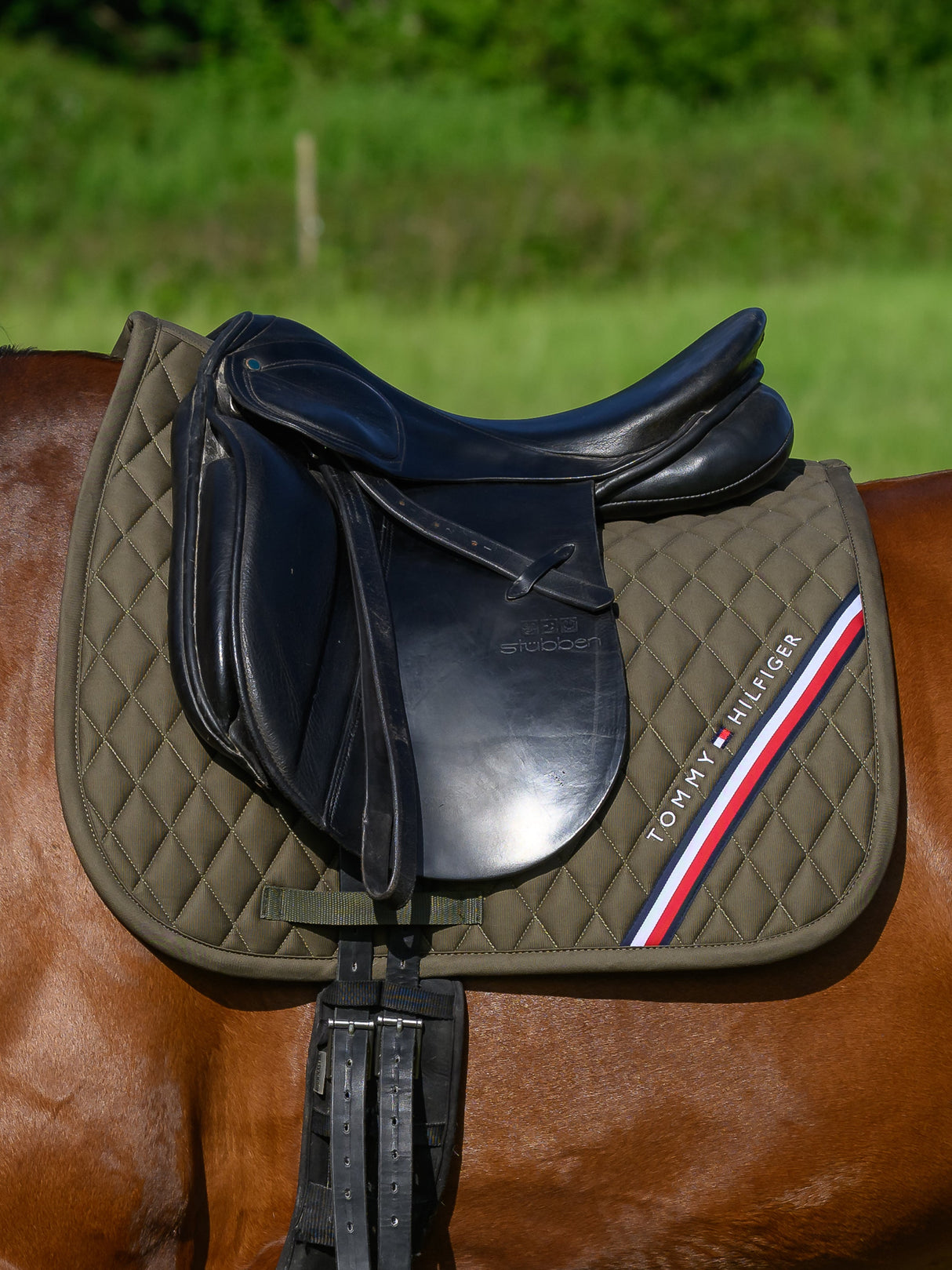 tommy-hilfiger-saddlepad