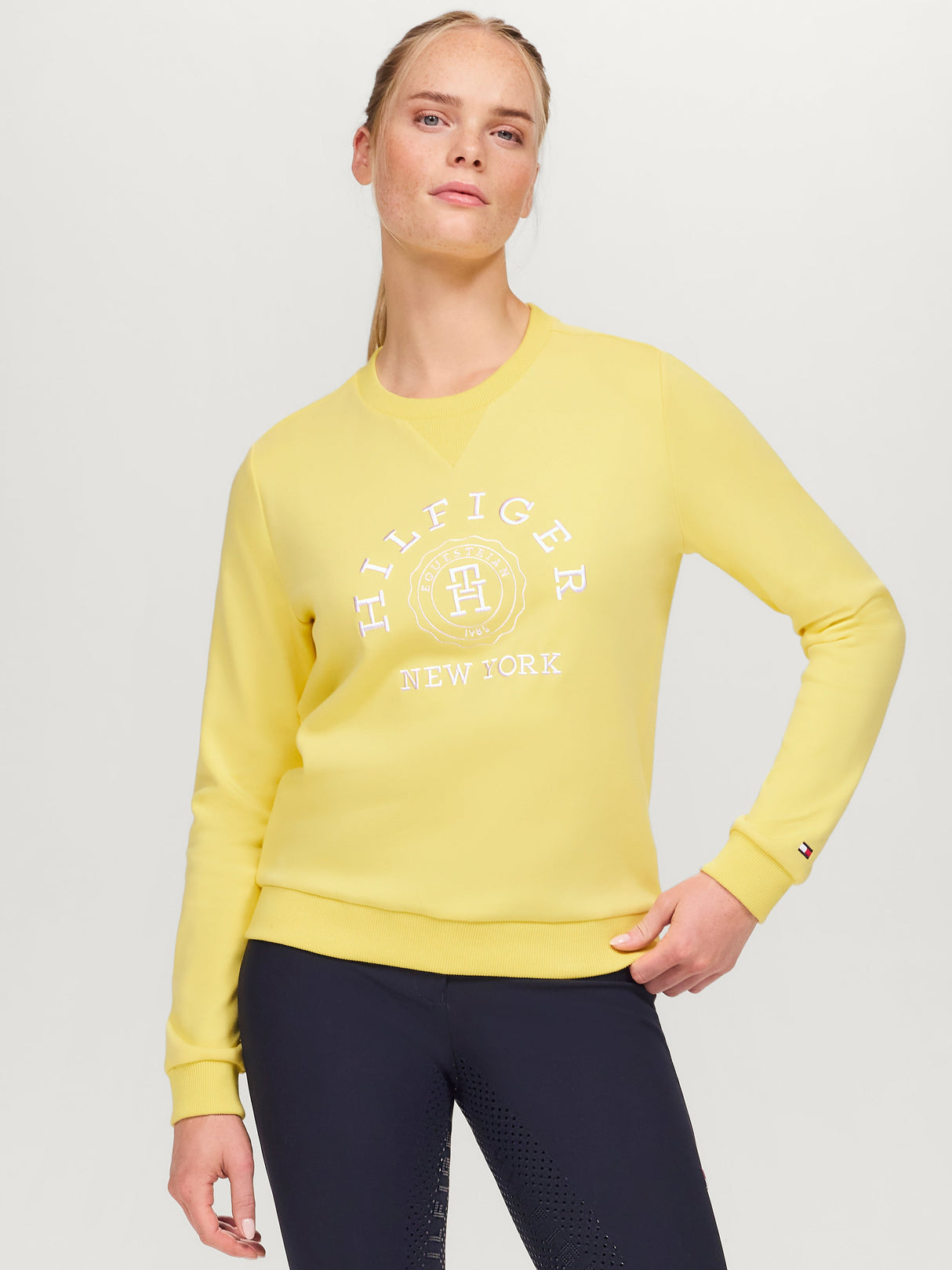 tommy-hilfiger-sweatshirt